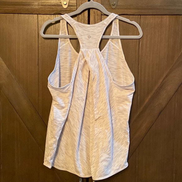 Lot of 2 Lululemon🍋Essential Tank’s - Picture 6 of 12